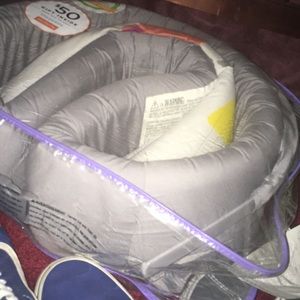 Selling a co-sleeping baby bassinet.